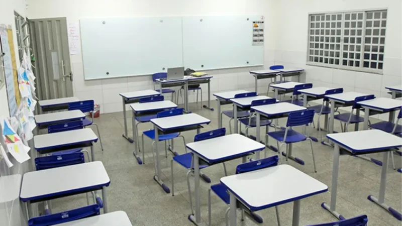 Justiça determina que município inicie aulas e fixa multa diária que pode chegar a R$ 100 mil