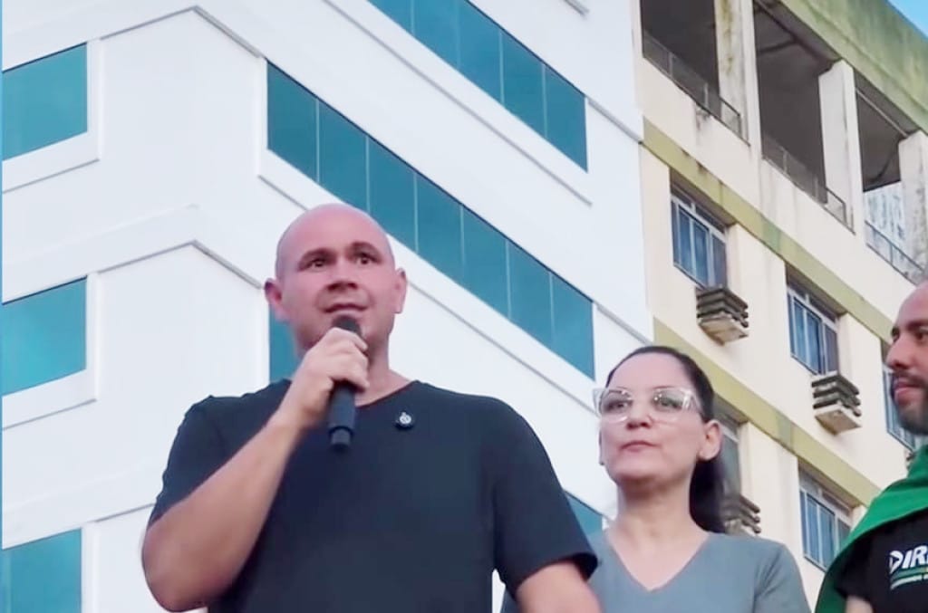 Abilio convoca militância para confronto digital e desafia líderes do PT a disputar 2026