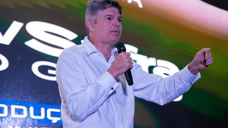 José Medeiros dispara contra Congresso e diz que fechamento “não faria falta”