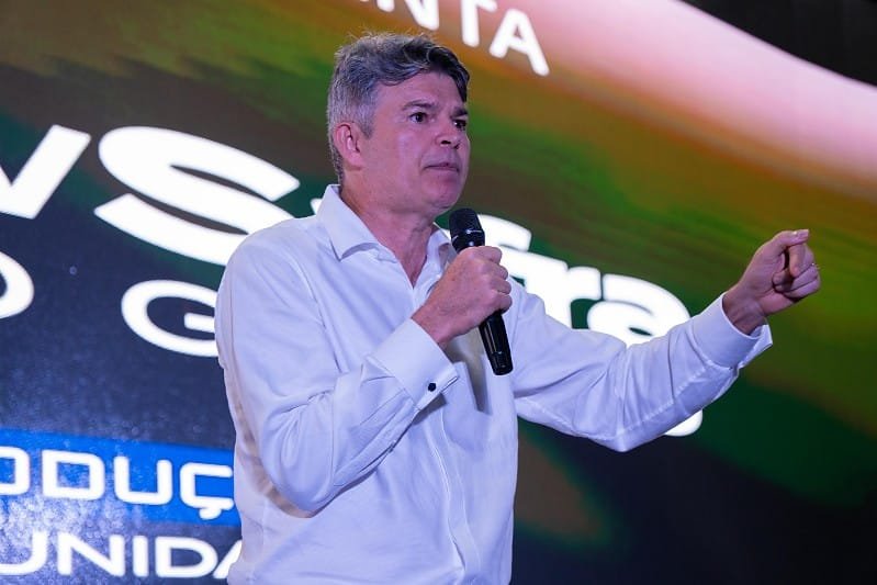 José Medeiros dispara contra Congresso e diz que fechamento “não faria falta”