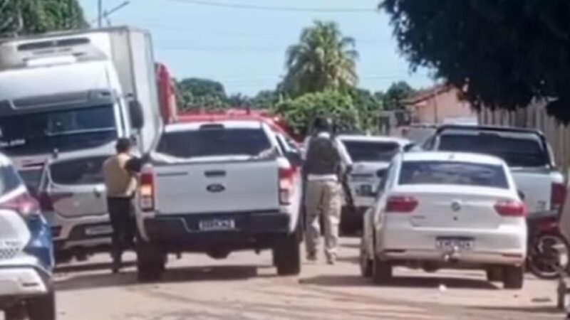 Faccionado é baleado por PMs e preso com comparsas após invadir casa pra matar desafeto