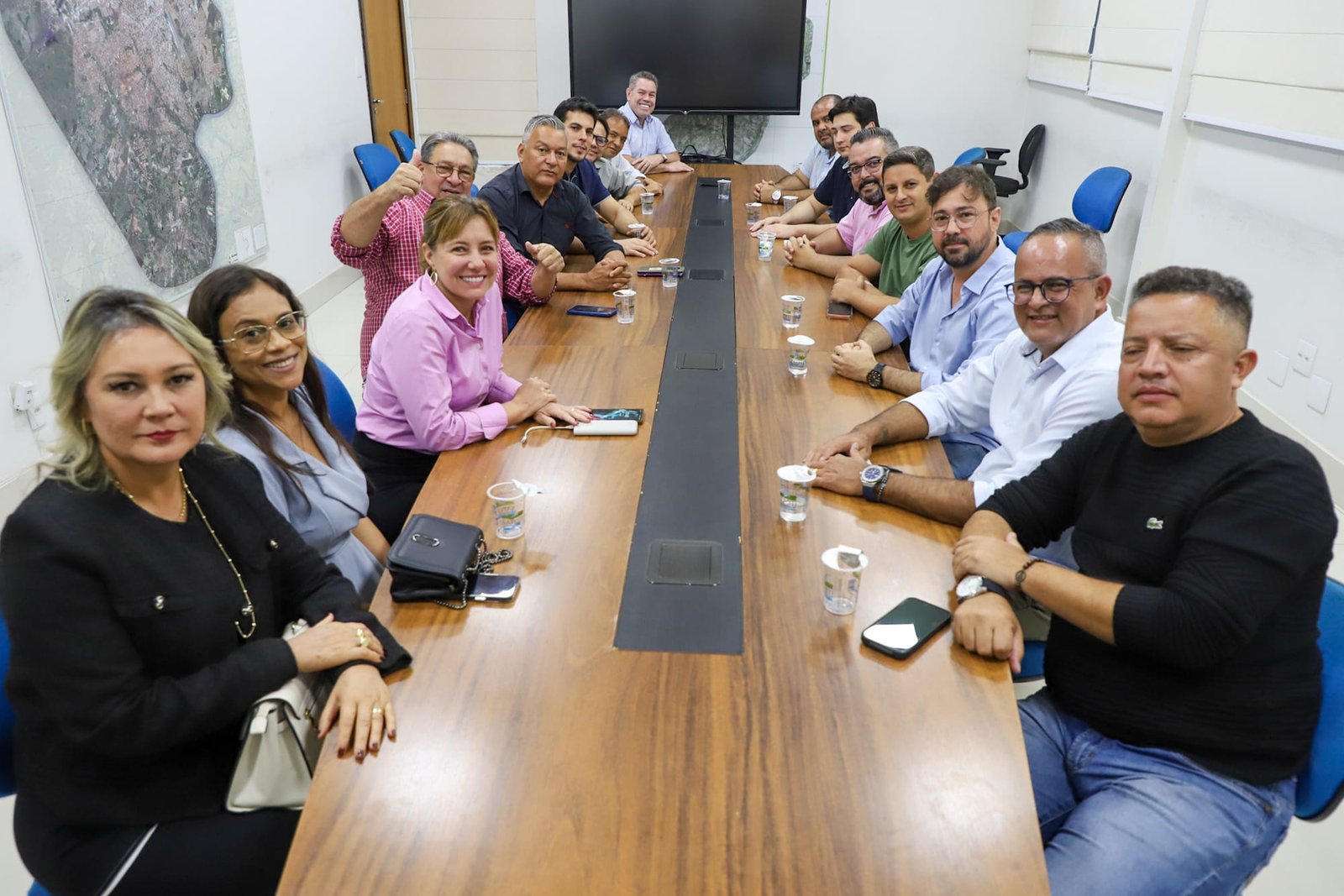Prefeita reúne vereadores da base para alinhar demandas e reforçar parceria