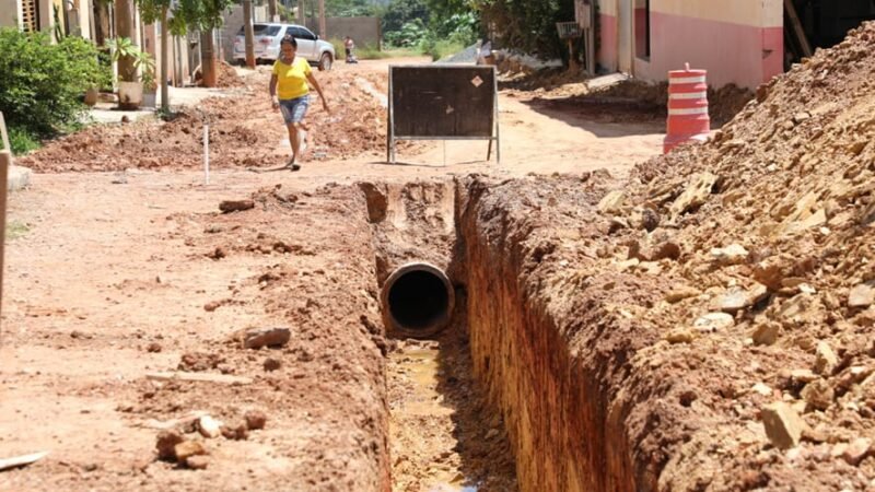 Obras de pavimentação estão paralisadas por falta de repasses federais em Cuiabá; veja lista