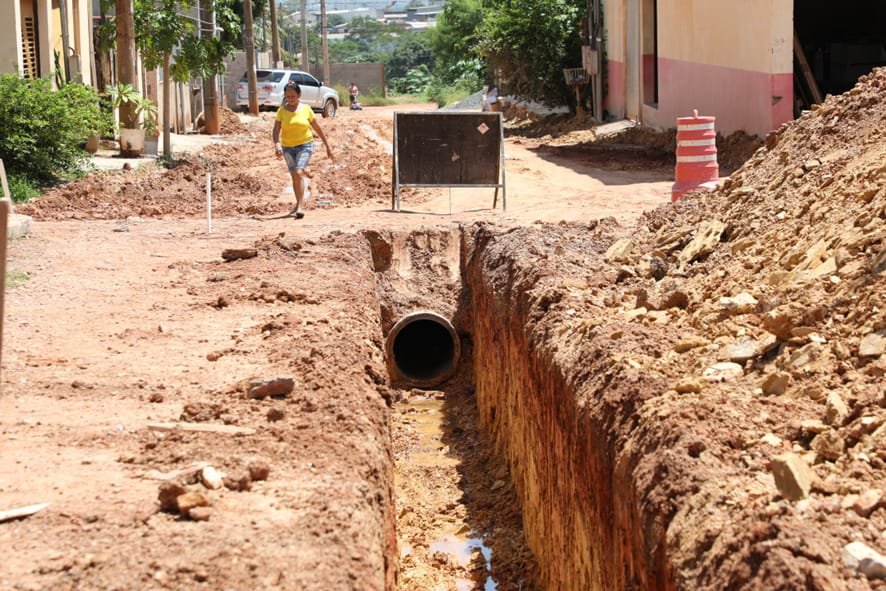 Obras de pavimentação estão paralisadas por falta de repasses federais em Cuiabá; veja lista