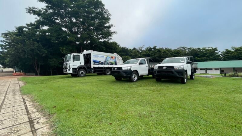 Prefeitura de Matupá reforça frota e adquire novo caminhão compactador de lixo