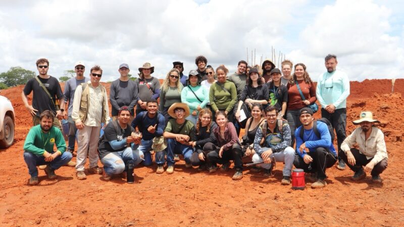 ACADEMICOS DA FAGEO/UFMT CUIABÁ PARTICIPAM DE AULA TÉCNICA EM CAMPO NOS GARIMPOS DO VALE DO PEIXOTO