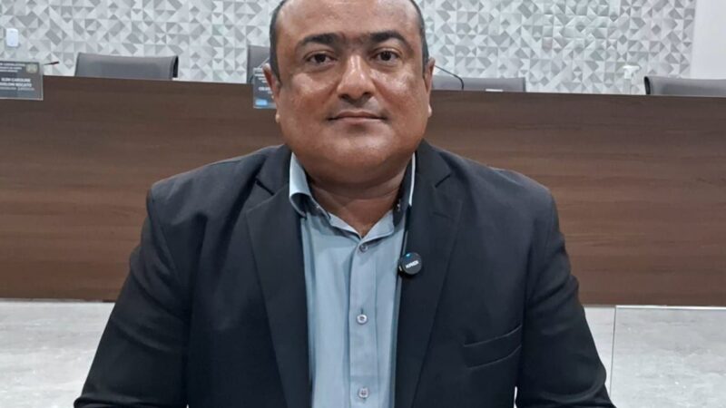 Irmão Alexandre apresenta Indicação solicitando que o Poder Executivo Municipal estude a viabilidade da presença de monitores nos veículos responsáveis pelo transporte escolar.