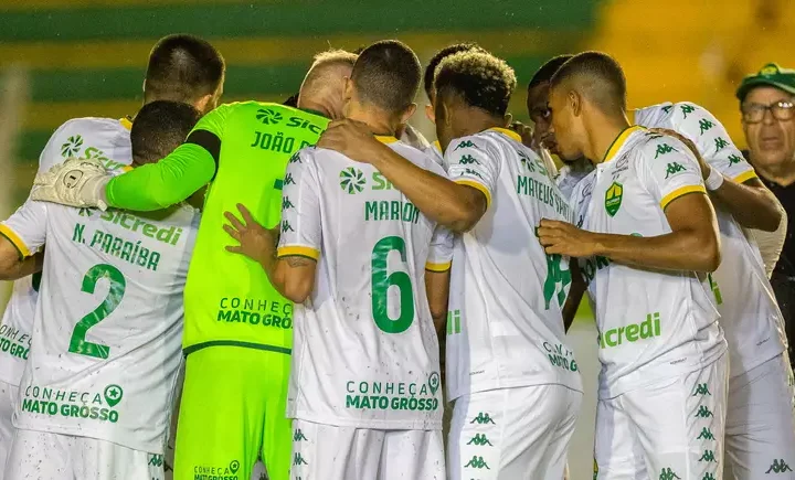 Cuiabá perde para o Santa Catarina nos pênaltis e é eliminado da competição