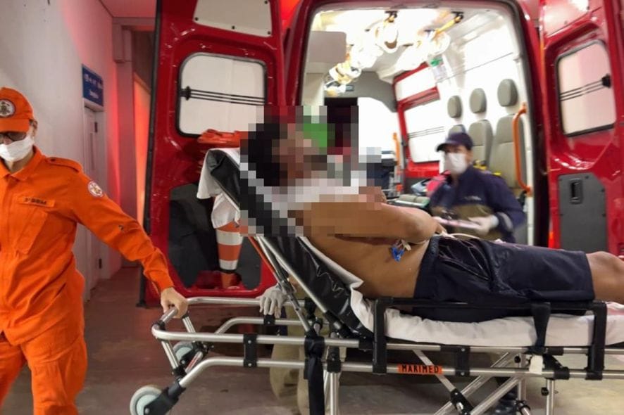 Mulher ateia fogo no corpo do marido após ser agredida com soco no rosto e é presa em MT