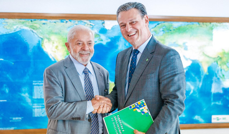 Ministro de MT é exonerado para tirar voto da oposição em votação de relatório que cita Lulinha