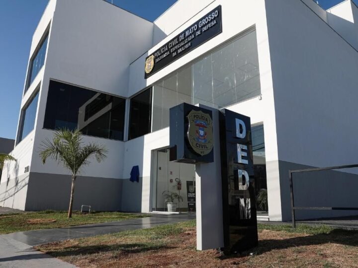 Homem que agrediu ex-mulher na frente do filho ao vê-la conversando com amigo é preso