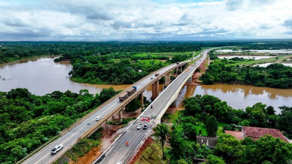 MT entrega ponte na Imigrantes e inaugura asfalto novo da MT-400 e de quatro bairros de Cuiabá