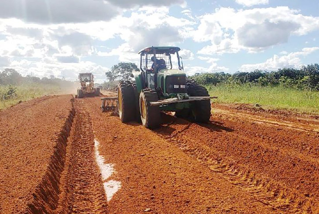 Governo de MT irá repassar R$ 7,9 milhões para 14 cidades fazerem manutenção de estradas