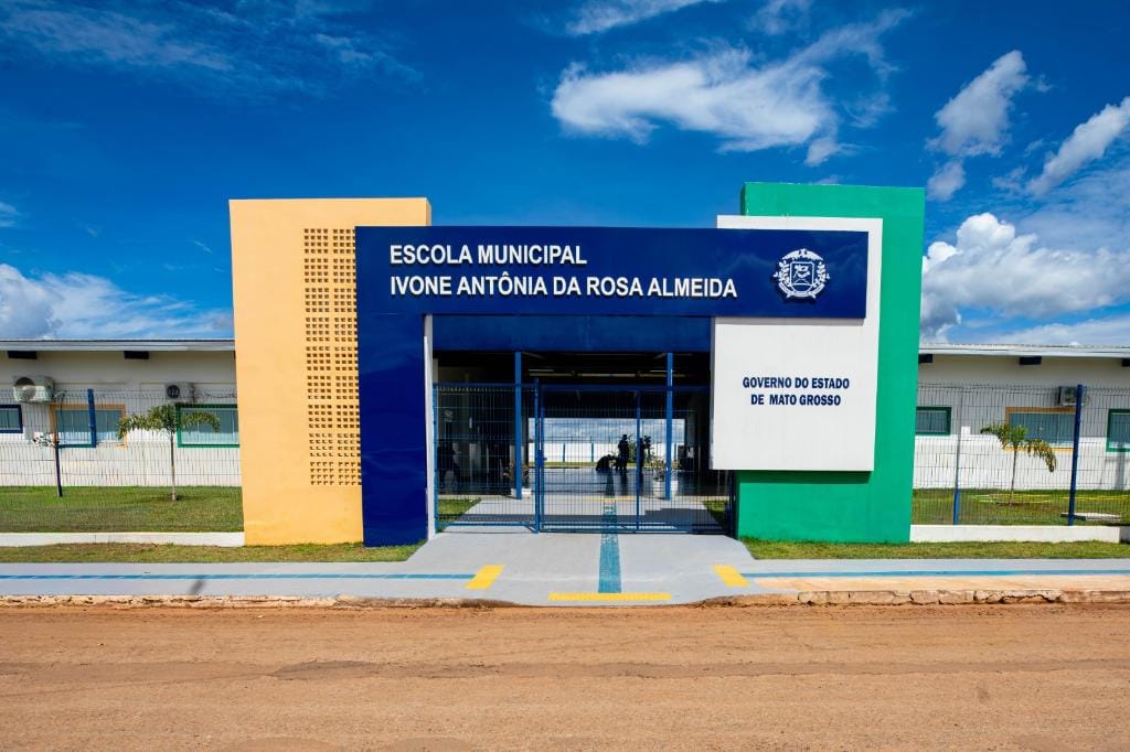 MT entrega nova escola municipal em São José do Rio Claro com investimento de R$ 6,6 milhões