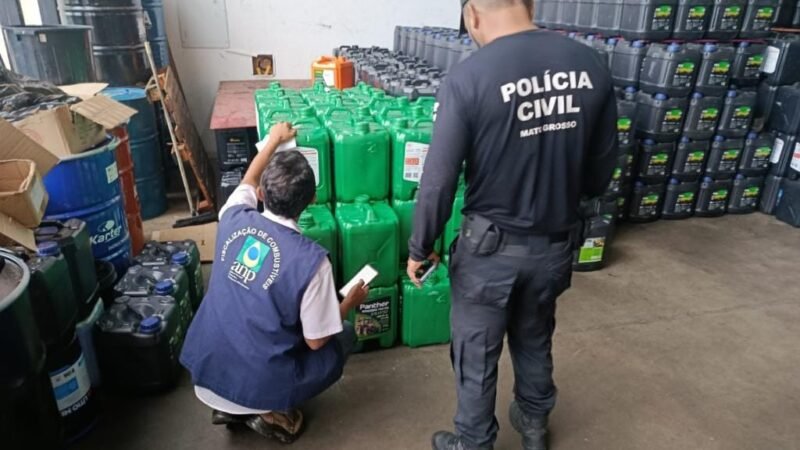 Polícia Civil e ANP apreendem mais de 2,6 mil litros de óleo lubrificante em distribuidora de Cuiabá