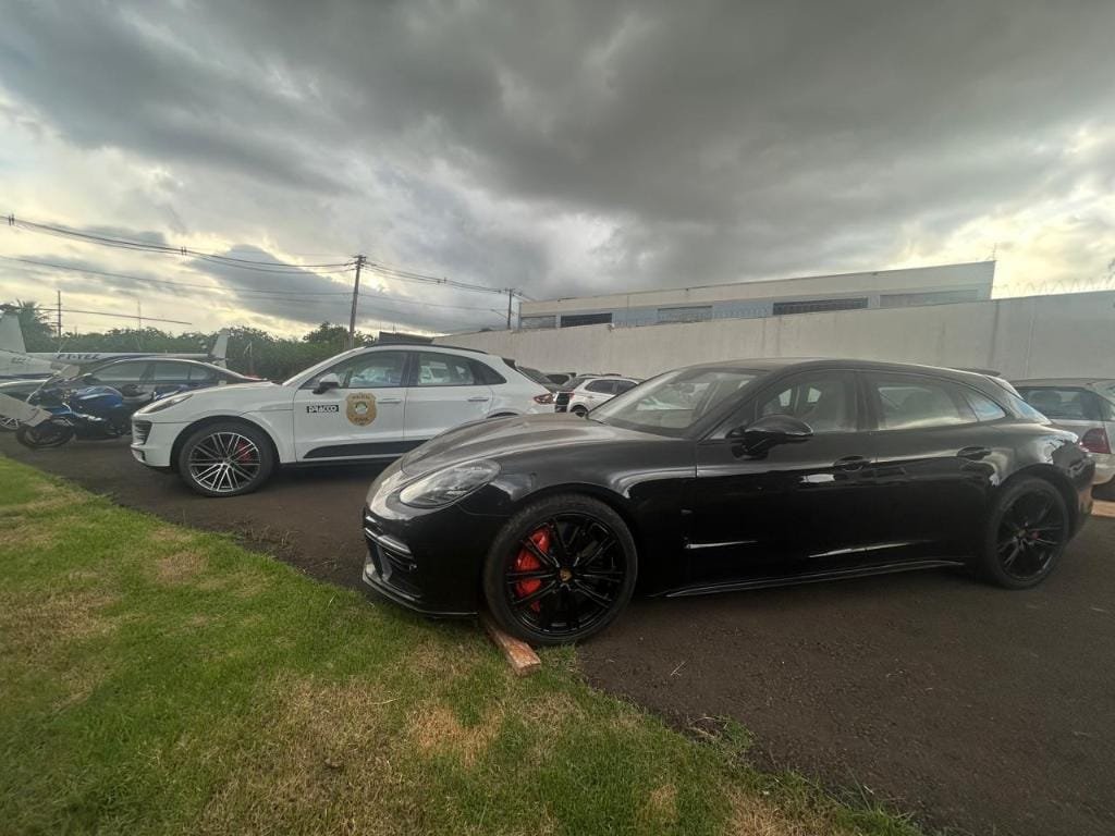 Liderança de facção investigada em operação tem Porsche Panamera de R$ 1 milhão apreendido