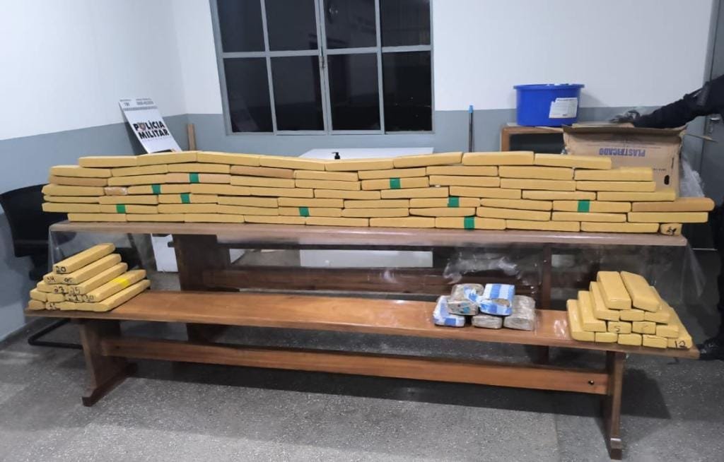 Motorista é preso com mais de 130 tabletes de drogas; serviço valeria R$ 2 mil