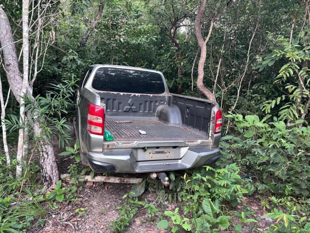 Casal é preso em flagrante em assentamento com duas caminhonetes roubadas