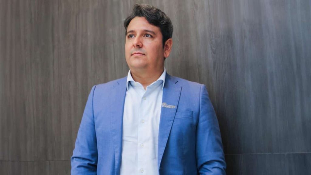Prefeita tira aliado de vice da Educação e irmã de vereador deve assumir Pasta