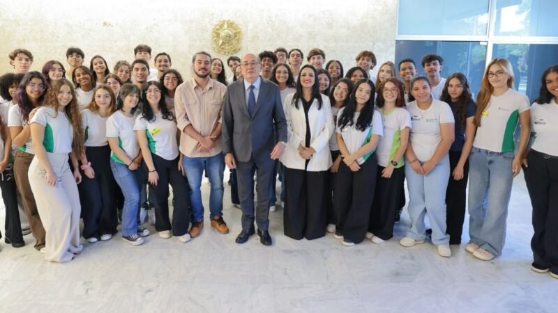 Alunos do IFMT acompanham sessão no STF e vivenciam os Três Poderes