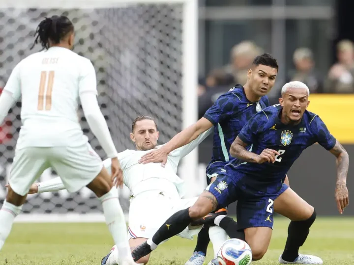Brasil joga mal e perde de 2 a 1 amistoso para a França nos Estados Unidos