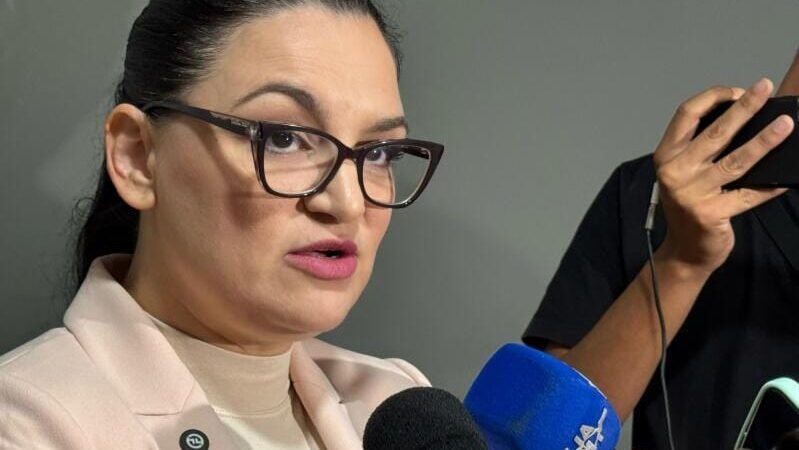 Sem garantia de apoio da igreja, Samantha mira apoio popular na disputa pela AL