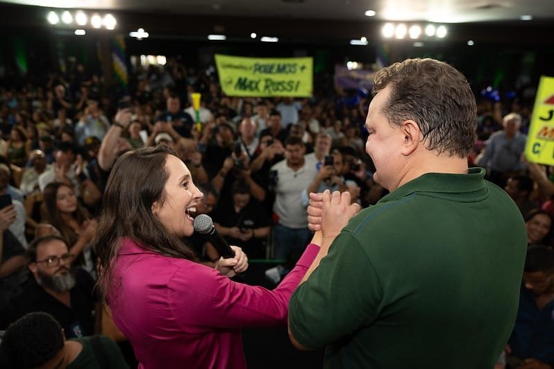 Podemos avalia candidatura própria à Presidência ou composição com Flávio Bolsonaro