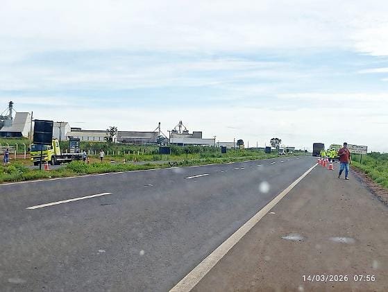 Motociclista morre após colisão com Toyota Corolla na rodovia BR-163