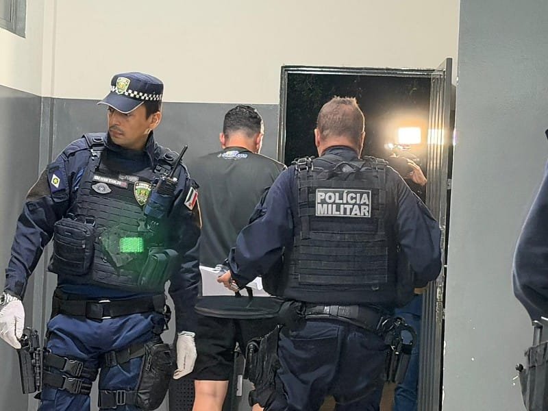 Policial penal atira em via pública, ameaça pessoas e é preso em Várzea Grande