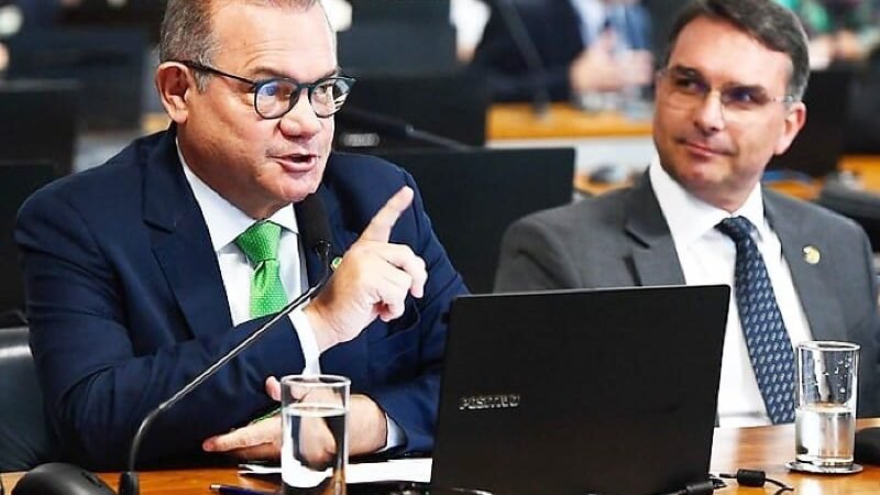 Wellington Fagundes diz que Flávio Bolsonaro pode subir em diferentes palanques em MT