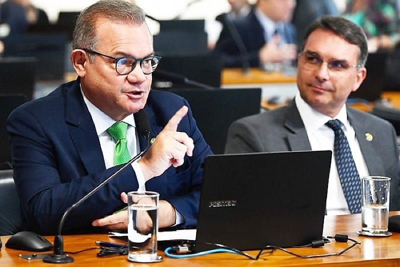 Wellington Fagundes diz que Flávio Bolsonaro pode subir em diferentes palanques em MT