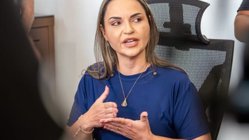 Vânia rebate Abilio e diz que vai assumir Prefeitura sempre que houver previsão legal