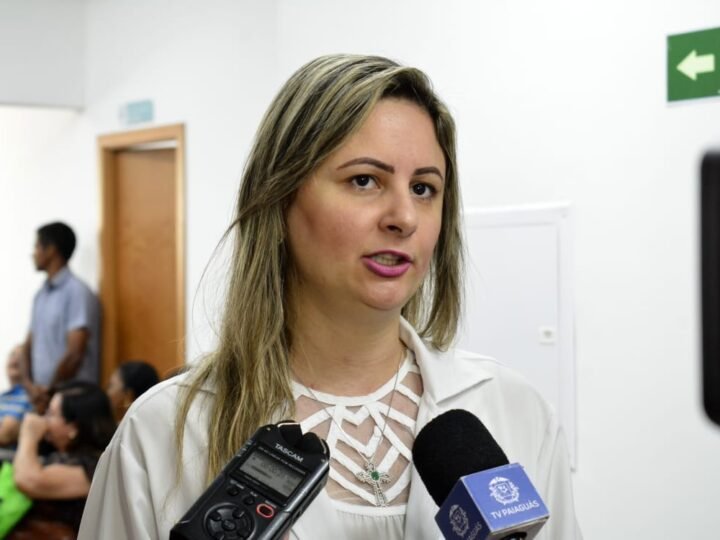 Secretária de Saúde anuncia saída do cargo até dia 31 e descarta assumir outra pasta