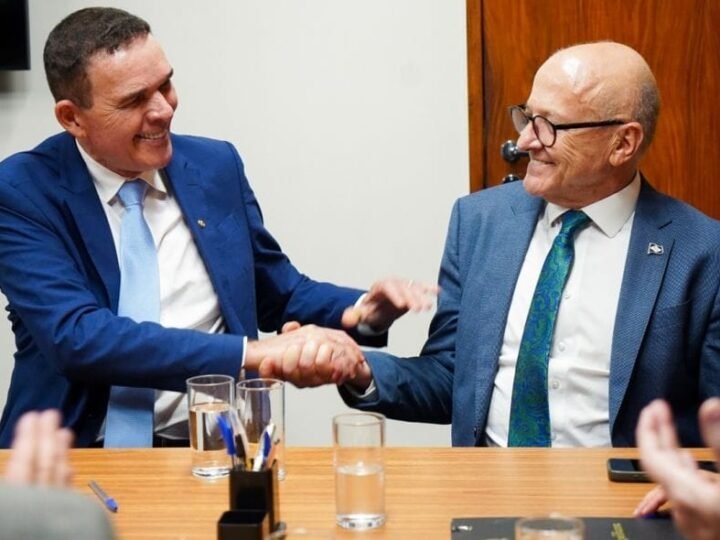 Fora do MDB, deputado garante que pedirá voto para Janaina e Mauro ao Senado