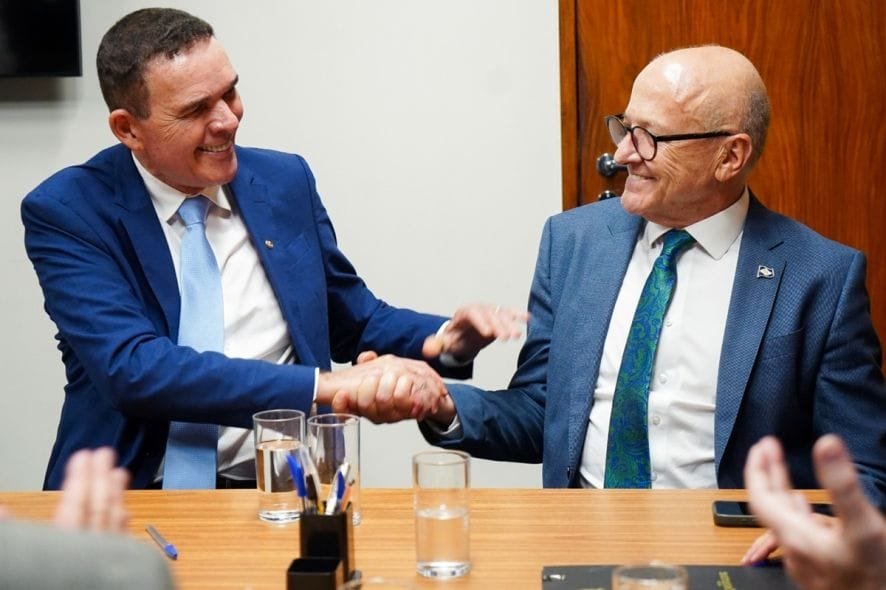 Fora do MDB, deputado garante que pedirá voto para Janaina e Mauro ao Senado