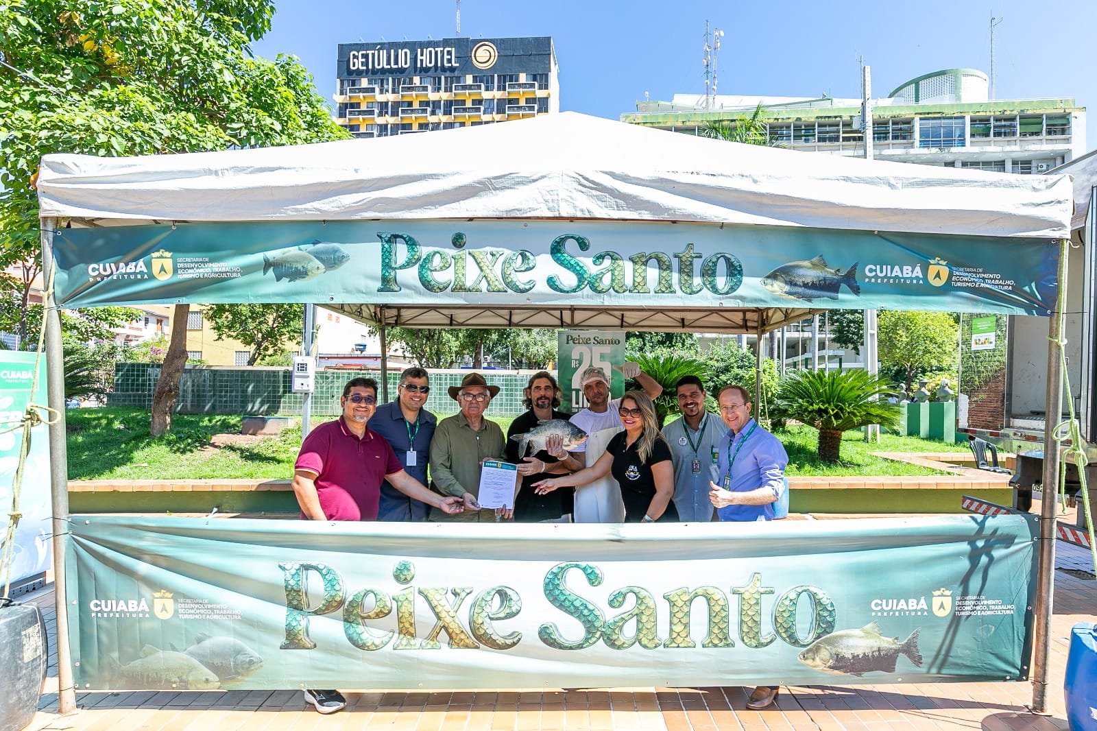 Mais de 50 toneladas de peixe santo estão disponíveis ao custo de R$ 25 o quilo