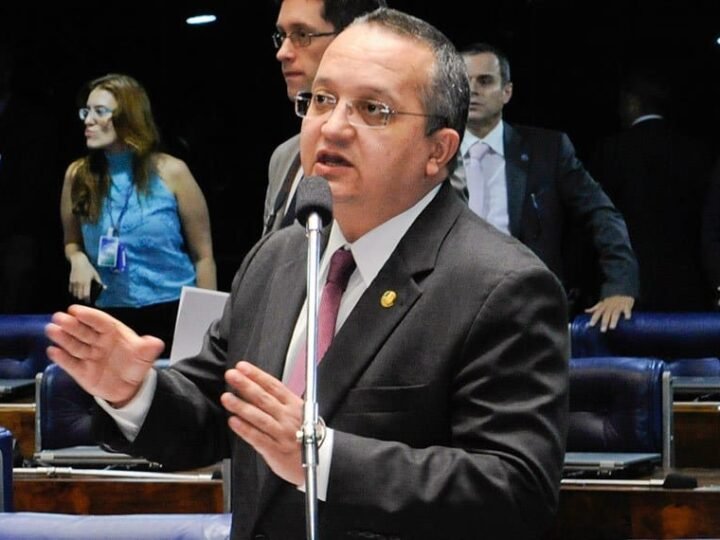 Campos costura chapa com Fávaro e Taques ao Senado