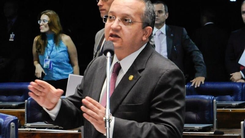 Campos costura chapa com Fávaro e Taques ao Senado