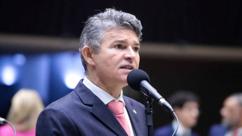 Medeiros pressiona PL sobre  candidatura de Wellington e diz que foco deve ser o Senado