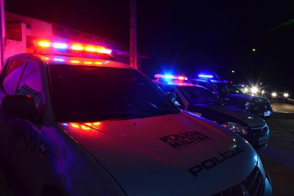 Covarde é preso após agredir mãe com tapa no rosto e ameaçá-la com faca