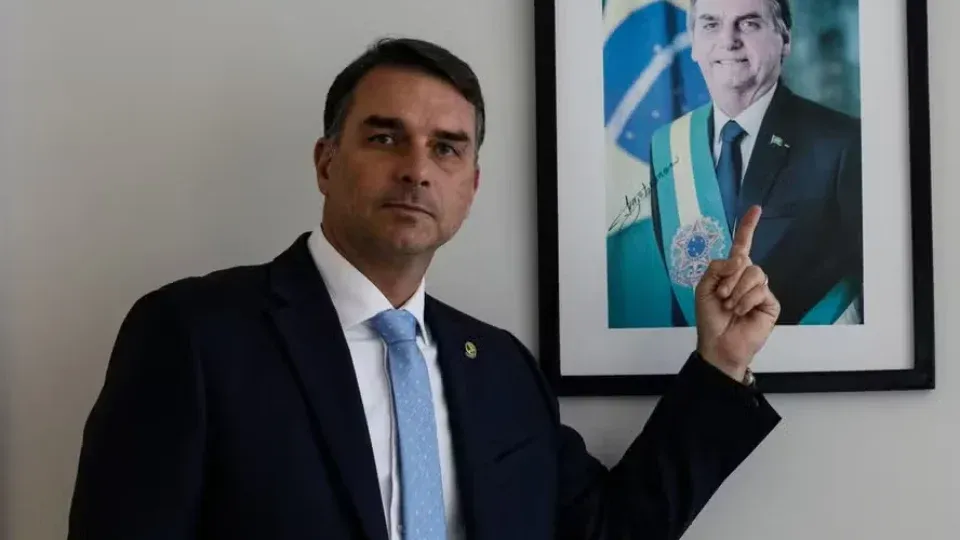 Agro ignora Lula e convida Flávio Bolsonaro para evento em Mato Groso em ano eleitoral
