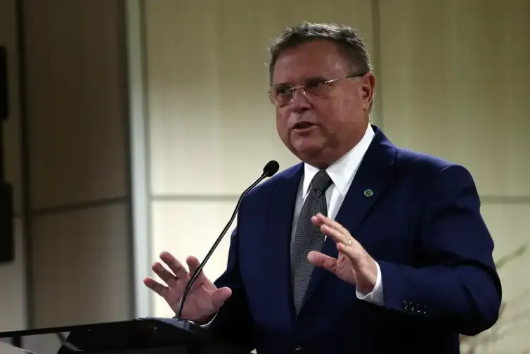 Blairo Maggi critica “ditadura partidária” após PRD destituir Mauro Carvalho da presidência