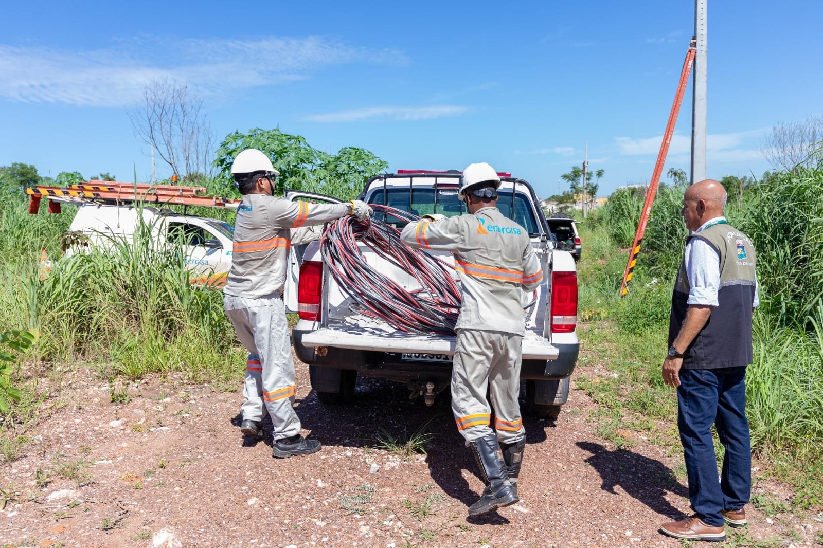 Fiscalização impede invasão de área pública e venda de lotes clandestinos em Cuiabá
