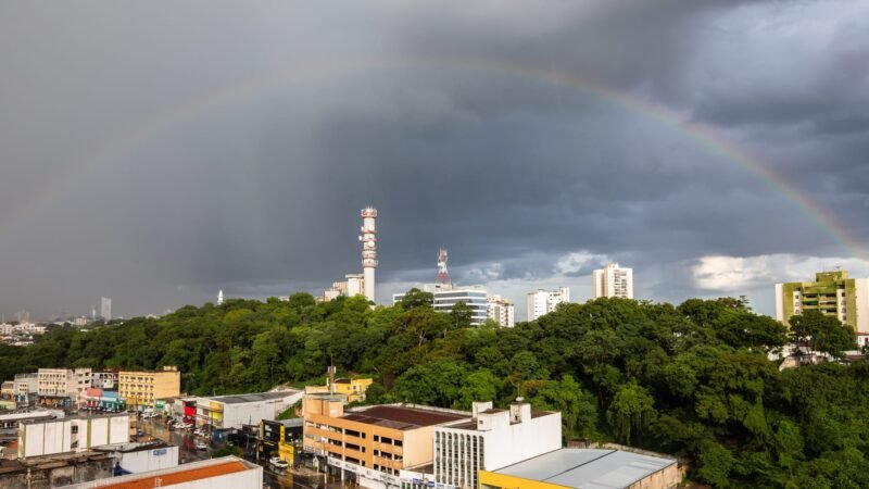 Chuvas atingem Cuiabá desde quarta-feira, mas cidade não registra ocorrências graves