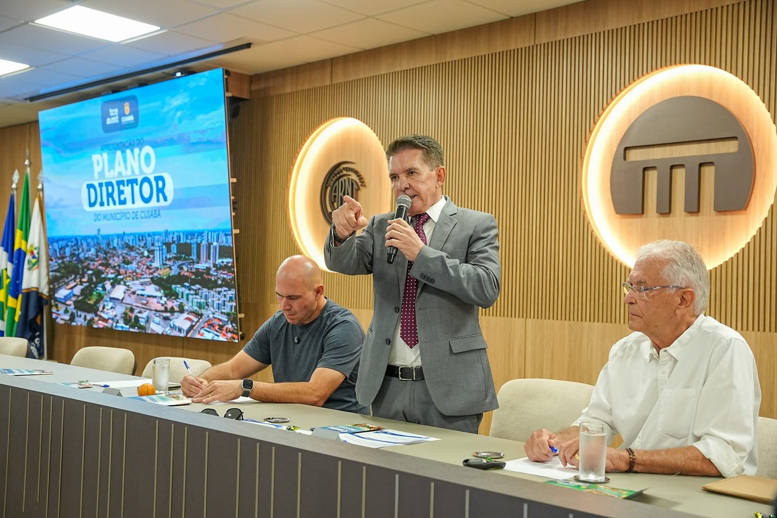 TCE defende planejamento e vontade política durante apresentação de proposta