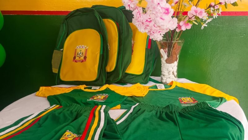 Várzea Grande anuncia entrega do segundo lote dos uniformes para este mês de abril