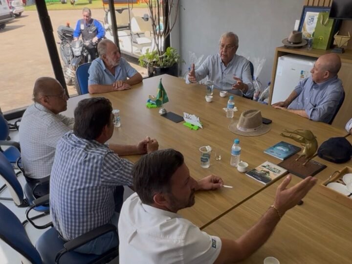 Jayme Campos debate em Sinop saída para evitar aumento de falência de produtores