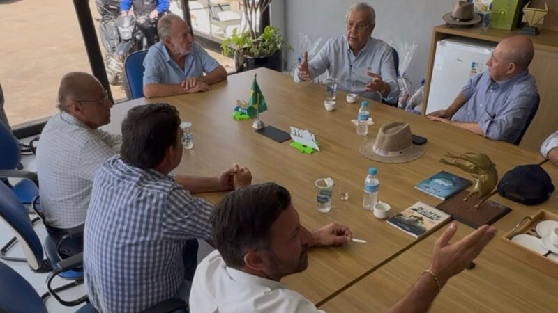 Jayme Campos debate em Sinop saída para evitar aumento de falência de produtores