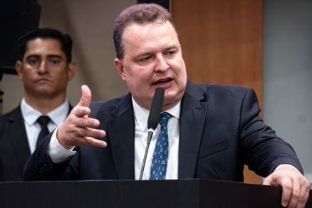 Russi diz que Podemos terá chapas completas para AL e mira alianças na majoritária