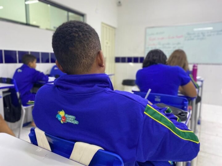Mato Grosso publica nova edição do manual das escolas cívico-militares; confira